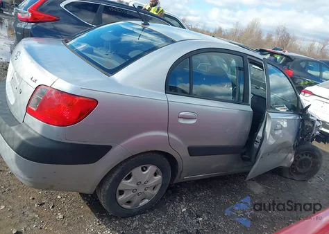 2007 Kia Rio Lx z USA, uszkodzony, nr VIN KNADE123976223738